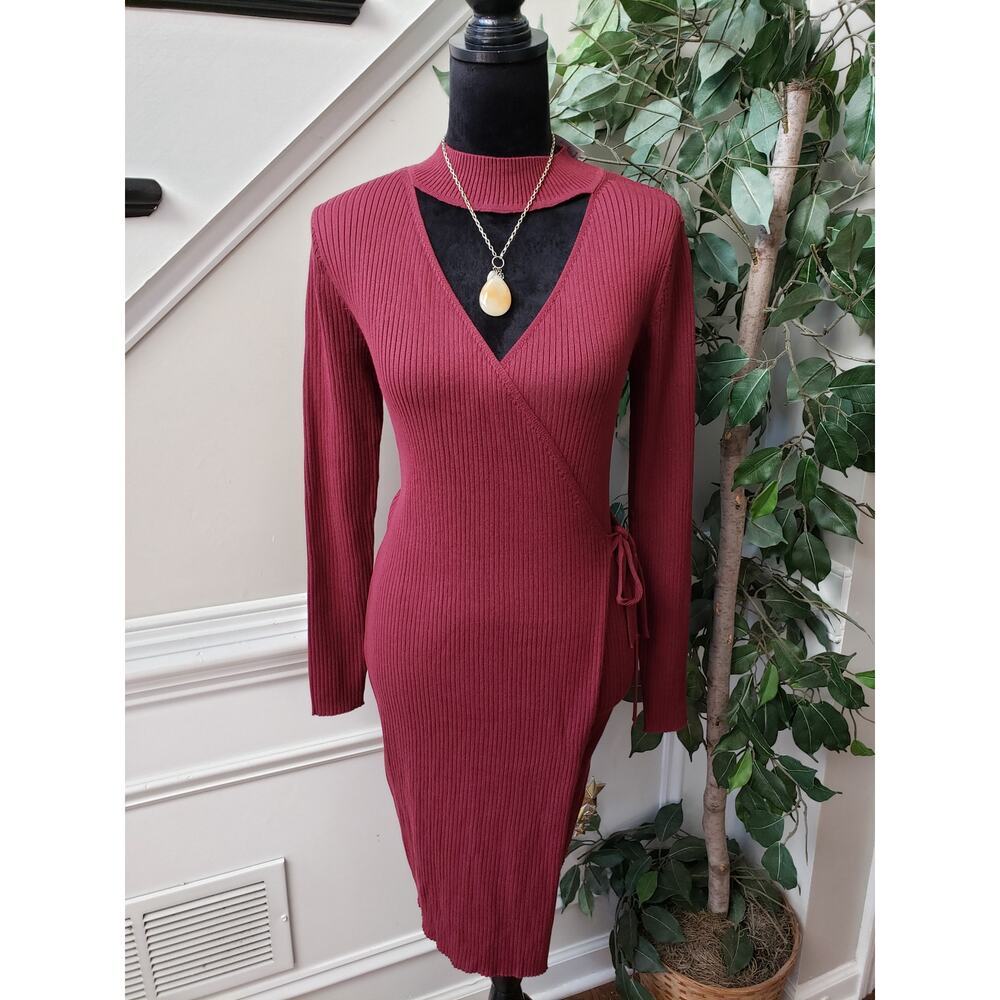 Questions Wrap Dress Women's Size 1X Burgundy Ribbed Cutout Mock Neck Tie Waist